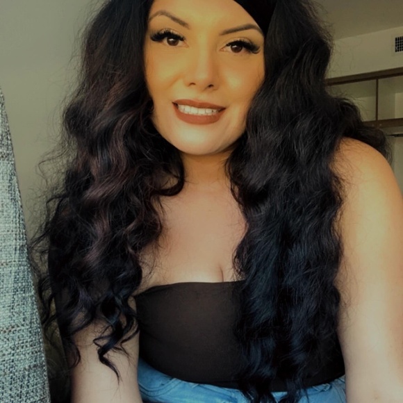 Meet your Posher, Stephanie - Picture 1 of 1